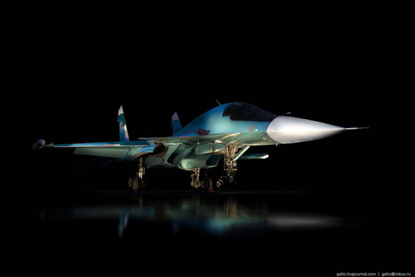 Как производят фронтовой бомбардировщик Су-34
