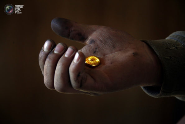 Как в Монголии добывают золото 