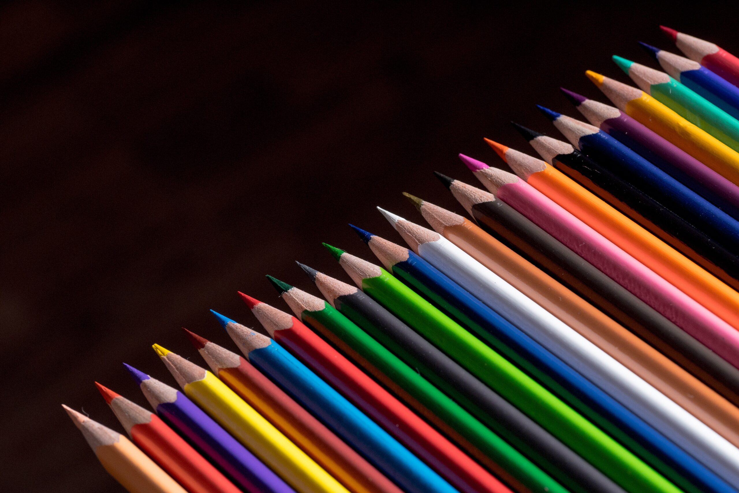 Куча цветных карандашей
