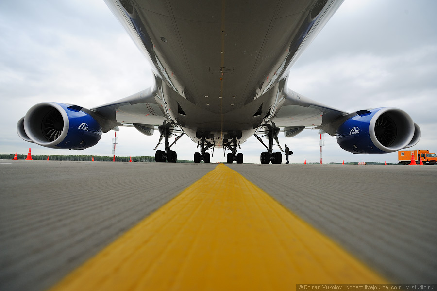 Как устроен грузовой самолет Boeing 747-8F
